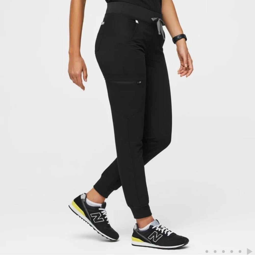 Figs Zamora Jogger Scrub Pants 
Size: Small Petite